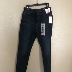 FAITH JEANS   Size: 6   NEW with tags!